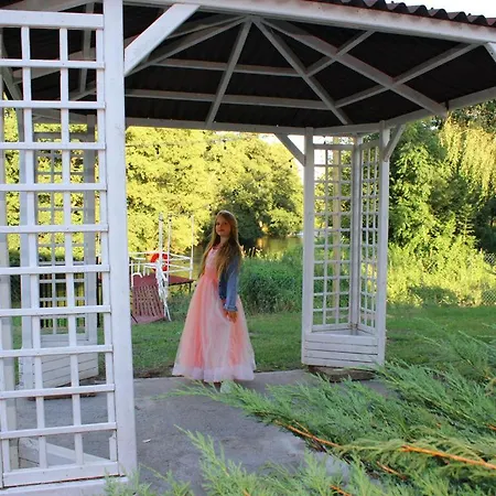 Фермерский дом Przystan Wodnica Устка