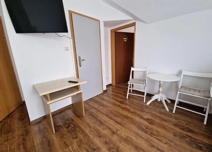 农家乐 Przystan Wodnica